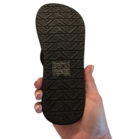 Reef Youth Ahi Beach Flip Flops Sandals Size 4/5 - Picture 5 of 5